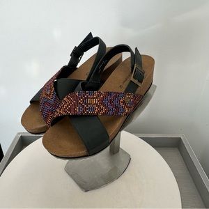 BearPaw woman’s criss cross wedge sandals size 9